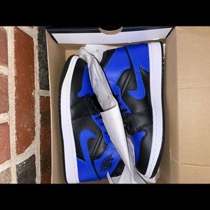 BRAND NEW JORDAN 1 MID